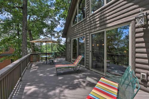 Spacious Family Retreat Steps To Lake Keowee