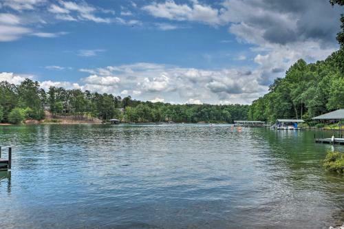 Spacious Family Retreat Steps To Lake Keowee
