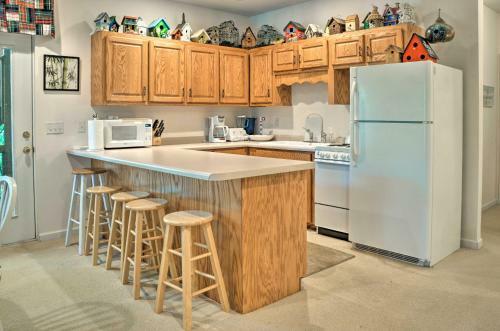Picturesque Lake Hartwell Home With Pool And Golf Access!