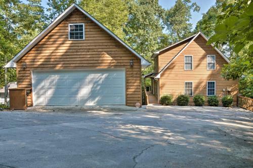 Picturesque Lake Hartwell Home With Pool And Golf Access!