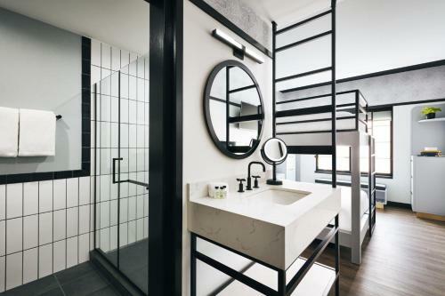 Kinley Chattanooga Southside, A Tribute Portfolio Hotel