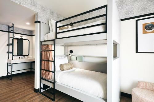 Kinley Chattanooga Southside, A Tribute Portfolio Hotel