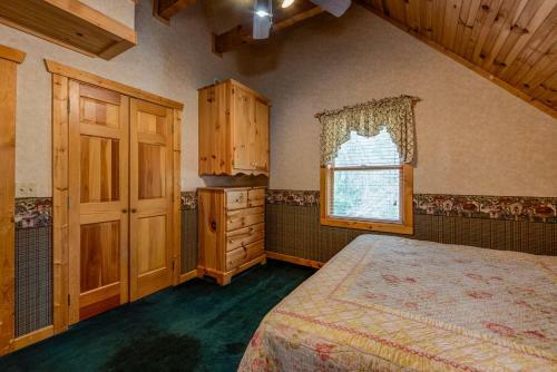Douglas Lake Hilltop Hideaway