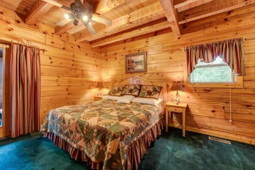 Douglas Lake Hilltop Hideaway