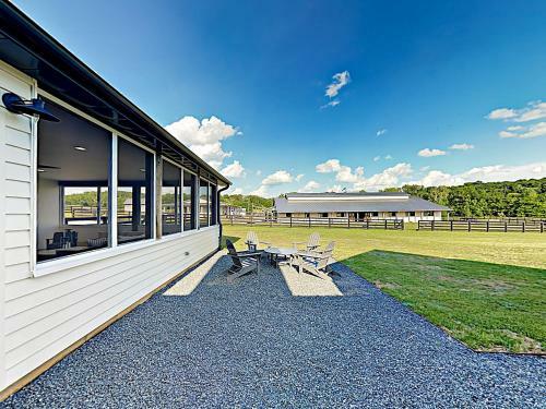 New Listing! Stunning Ranch Home On 10-acre Farm Home
