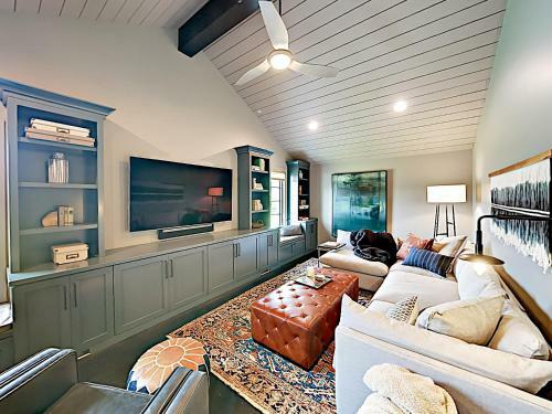 New Listing! Stunning Ranch Home On 10-acre Farm Home