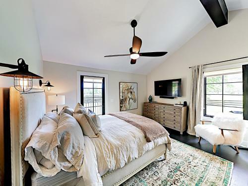 New Listing! Stunning Ranch Home On 10-acre Farm Home