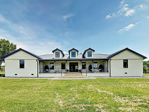 New Listing! Stunning Ranch Home On 10-acre Farm Home