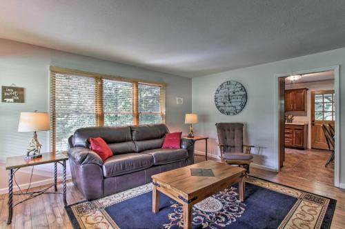 Cosby Cabin With 2 Porches, Deck And Game Room!