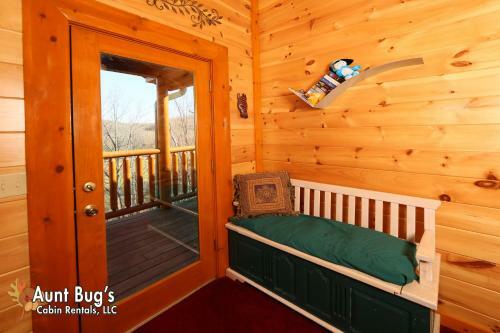 Swimmin With Bears #375 By Aunt Bug's Cabin Rentals