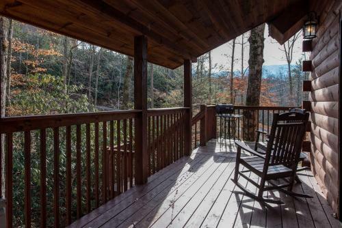 Dreams & Streams, 2 Bedrooms, Jetted Tub, Pool Table, Arcade, Sleeps 8