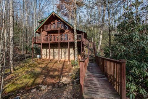 Dreams & Streams, 2 Bedrooms, Jetted Tub, Pool Table, Arcade, Sleeps 8