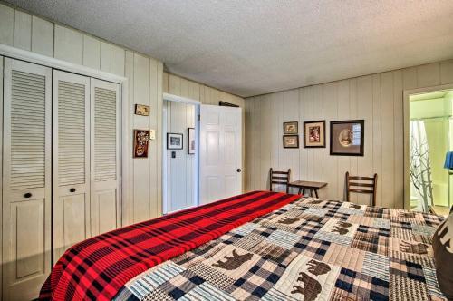 Secluded Mtn-view Cabin With Deck, 2mi To Gatlinburg