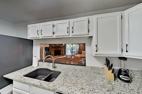Apartamento Yeti's Hideaway With 3 Pools Near Skiing, Dining Condo