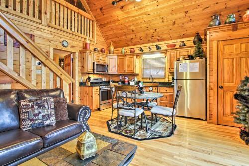 Breathtaking View Cabin With Covered Deck And Hot Tub