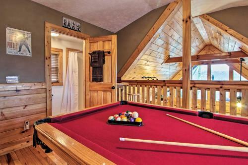 Breathtaking View Cabin With Covered Deck And Hot Tub