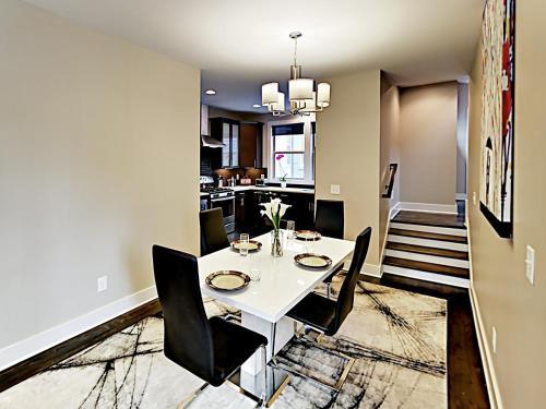 Modern Weho Townhouse Apt 8 Townhouse