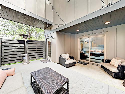 Modern Weho Townhouse Apt 8 Townhouse