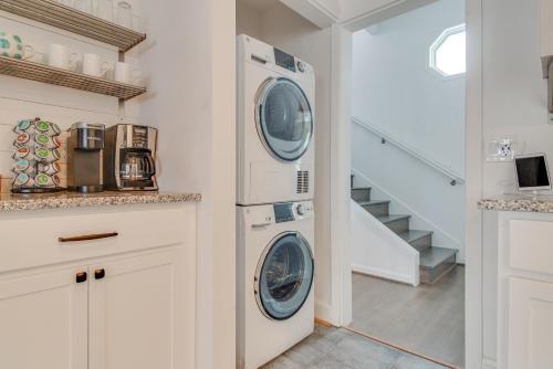 New Listing! Remodeled Getaway In Eclectic Enclave Home