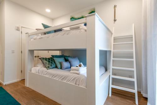 Apartamento Illume - 2 Ultramodern Suites - Courtyard Pool Condo