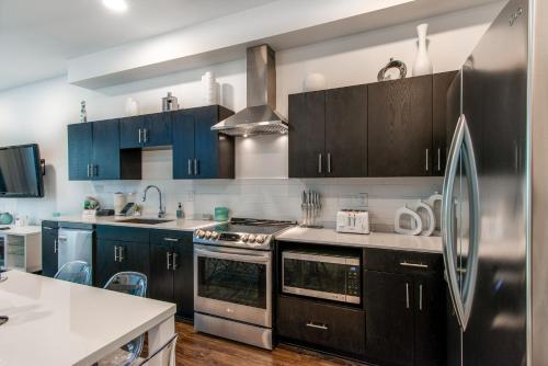 Apartamento Illume - 2 Ultramodern Suites - Courtyard Pool Condo