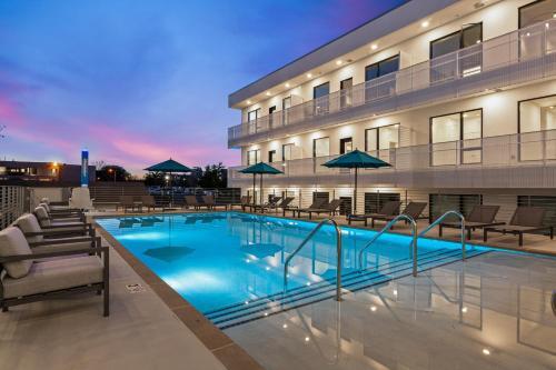 Apartamento Illume - Stylish Suite For 6 - Heated Pool Condo