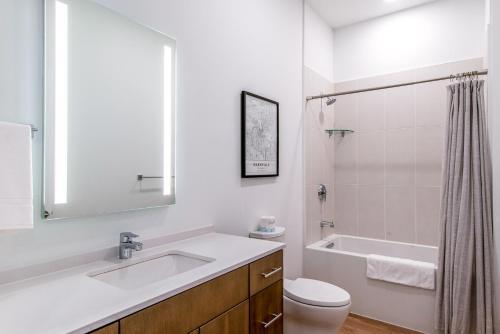Apartamento Illume - Plush Green Community - Pool-view Balcony Condo