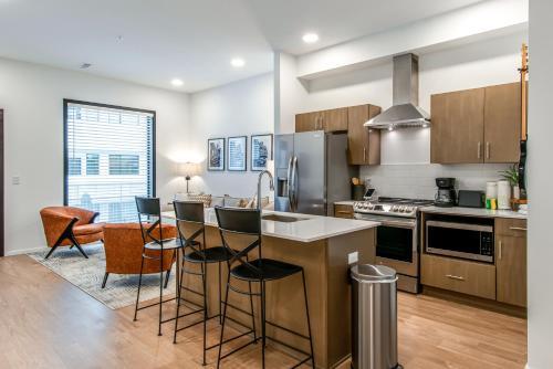 Apartamento Illume - Plush Green Community - Pool-view Balcony Condo