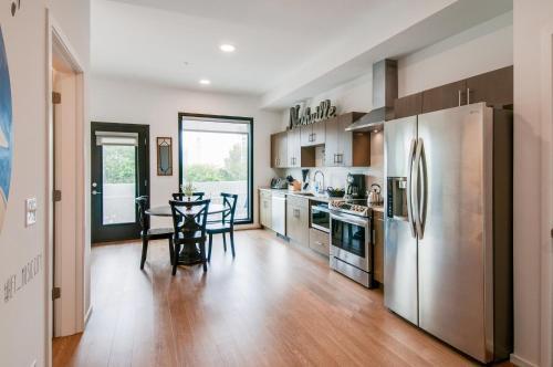 Apartamento Illume - Chic Resort Community - Skyline Balcony Condo