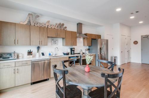 Apartamento Illume - Chic Resort Community - Skyline Balcony Condo