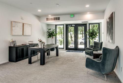 Apartamento Illume - All-suite Corner Unit Overlooking Pool Condo