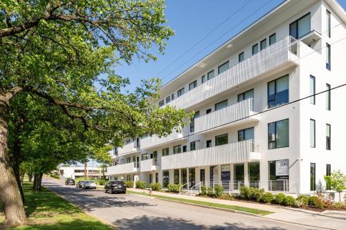 Apartamento Illume - All-suite Corner Unit Overlooking Pool Condo