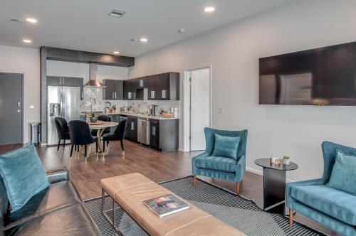 Apartamento Illume - All-suite Corner Unit Overlooking Pool Condo
