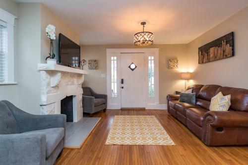 Red Nashville Beauty 3bd/2bt - 12min From Downtown