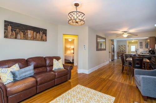 Red Nashville Beauty 3bd/2bt - 12min From Downtown