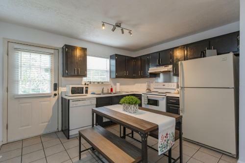 Cozy 2bd Nashville Home Close To Restaurants