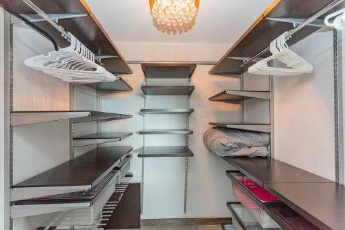 New! Modern And Spacious Nashville Corporate Condo