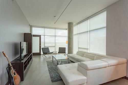 New! Modern And Spacious Nashville Corporate Condo
