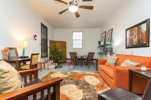 Charming Nashville Home Near Restaurants And Bars!