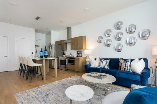 Apartamento Illume - Sleek Central Hideaway - Poolside Patio Condo
