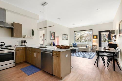 Apartamento Illume - Resort-style Haven - Spacious Balcony Condo