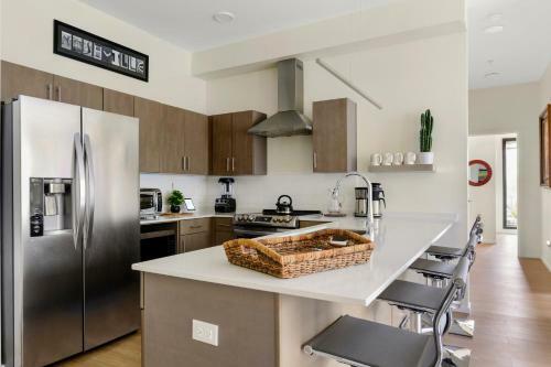 Apartamento Illume - Resort-style Haven - Spacious Balcony Condo