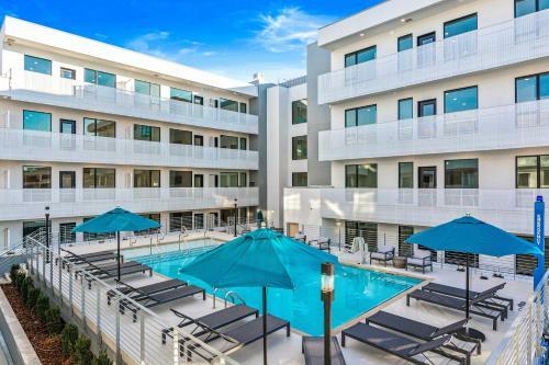 Apartamento Illume - Resort-style Haven - Spacious Balcony Condo