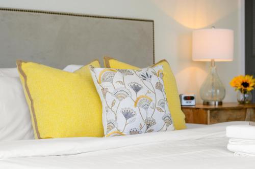 Apartamento Illume - Resort-style Haven - Spacious Balcony Condo