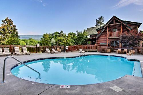 Modern-yet-rustic Pigeon Forge Cabin With Pool Access