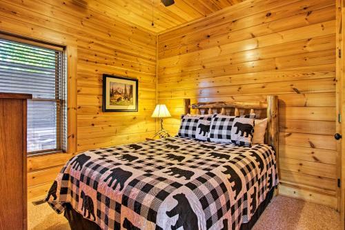 Modern-yet-rustic Pigeon Forge Cabin With Pool Access