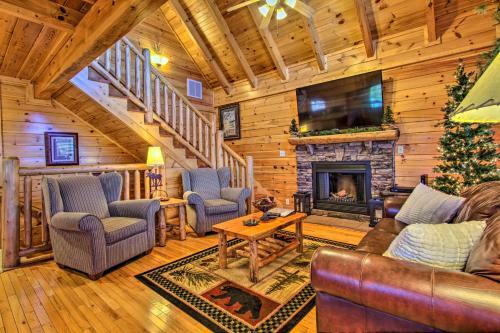 Modern-yet-rustic Pigeon Forge Cabin With Pool Access