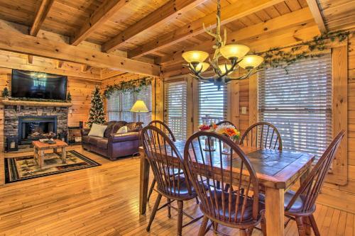 Modern-yet-rustic Pigeon Forge Cabin With Pool Access