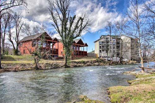 Riverfront Cabin With Hot Tub - 3 Miles To Dollywood