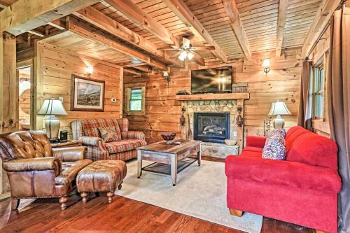 2,100 Sq Ft Mtn Retreat Hot Tub, Bbq And Deck!
